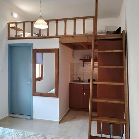 Manolakis Pizanias Apartment Emborios Exterior photo