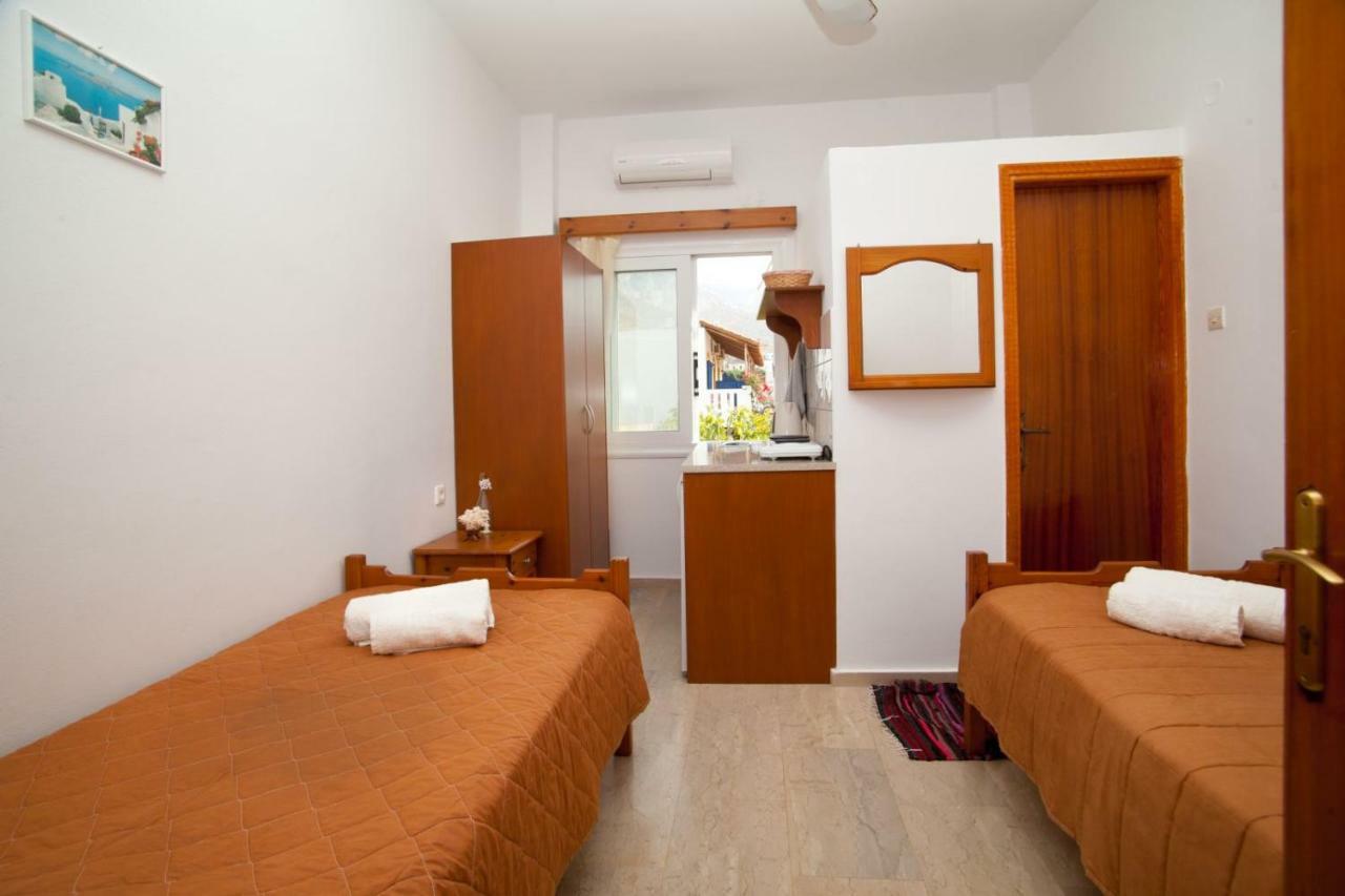 Manolakis Pizanias Apartment Emborios Exterior photo